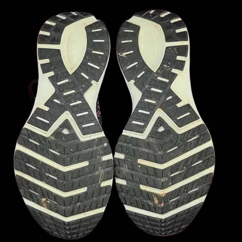 Brooks Launch 7 Women's Black and Pink Running Shoes - Picture 5 of 9